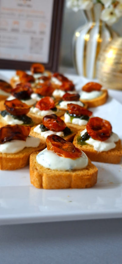 Crostini Caprese - 60 unidades
