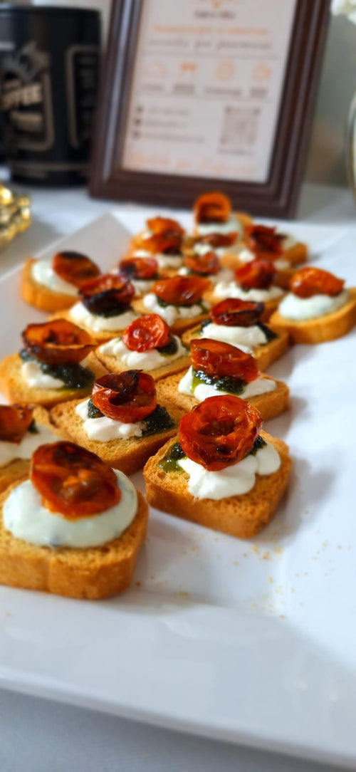 Crostini Caprese - 60 unidades